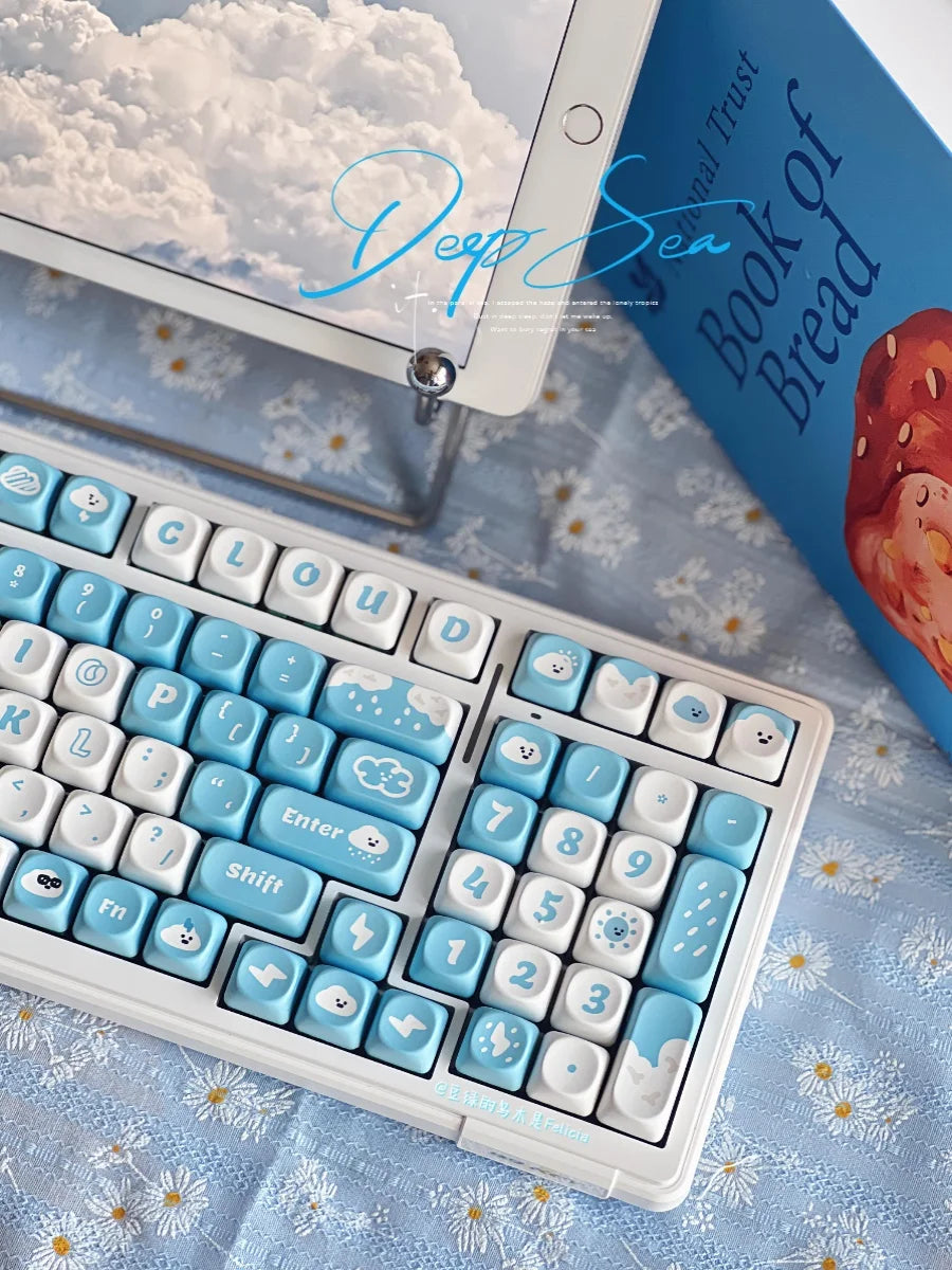 White Cloud Theme Keycap Set 138 Key PBT Custom Cute Blue Personalized Keyboard Cap MOA Profile Key Cap for Mechanical Keyboard