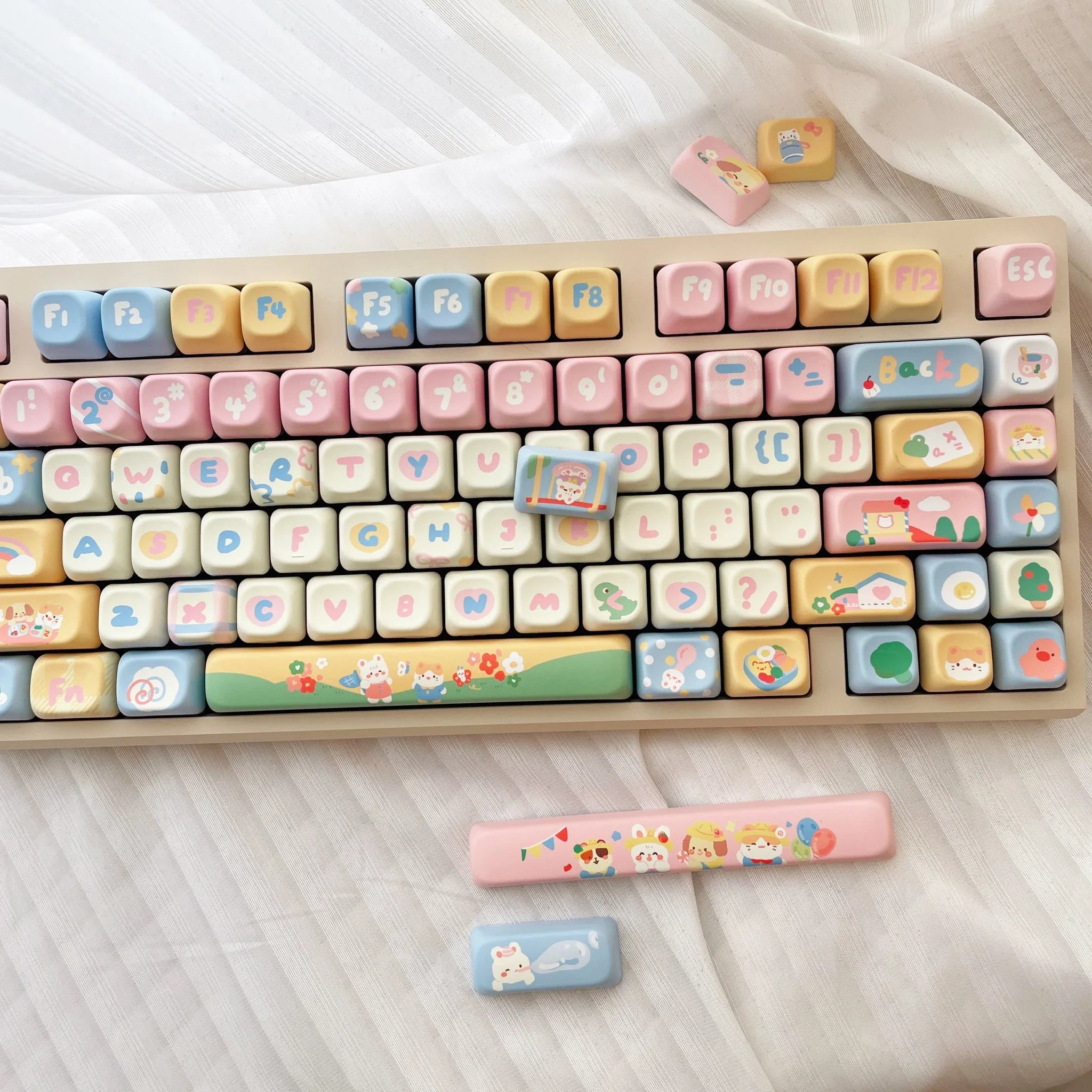Customized Keycap Cute Kindergarten Theme 133/141 Key Eoa Height Pbt Five Sided Heat Sublimation Cartoon Mechanical Keyboard Cap